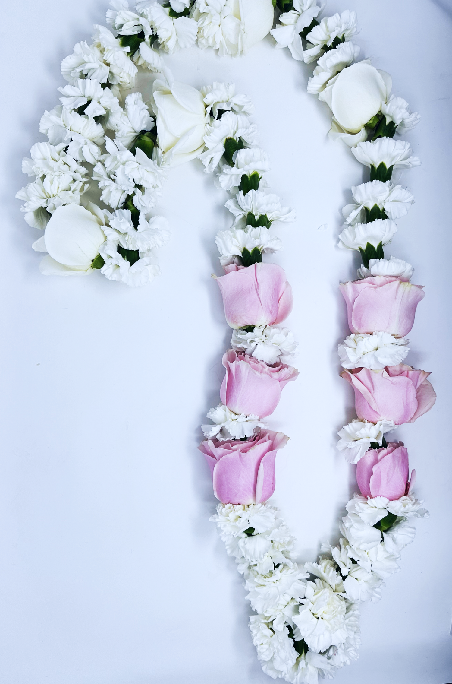 Pink Mondial Roses Blended with White Playa Blanca Rose and White Carnation - Flower Garland & Mala