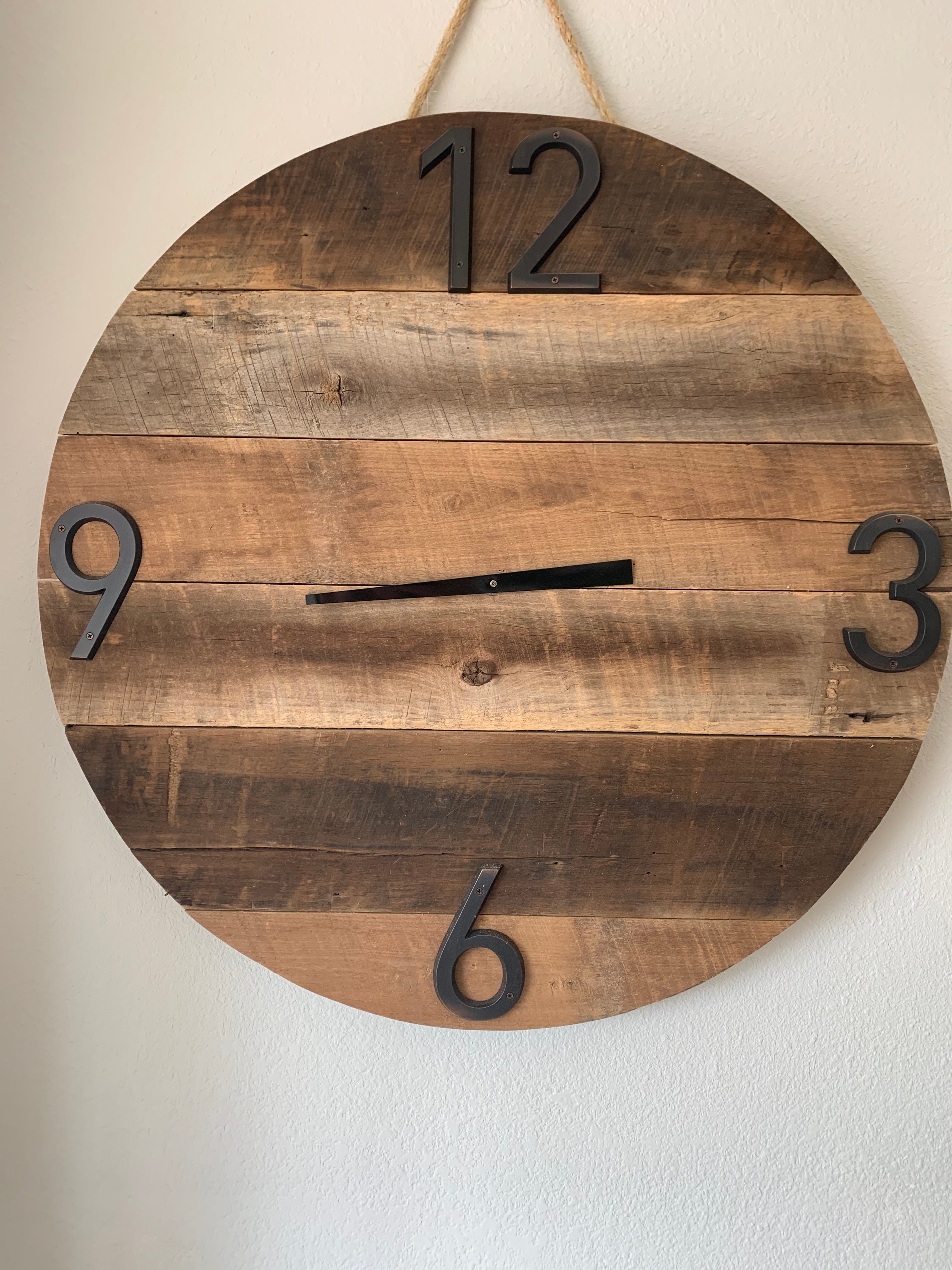 Circule Clock Rustic Circle Shaped Working Clock – The Garland Guy